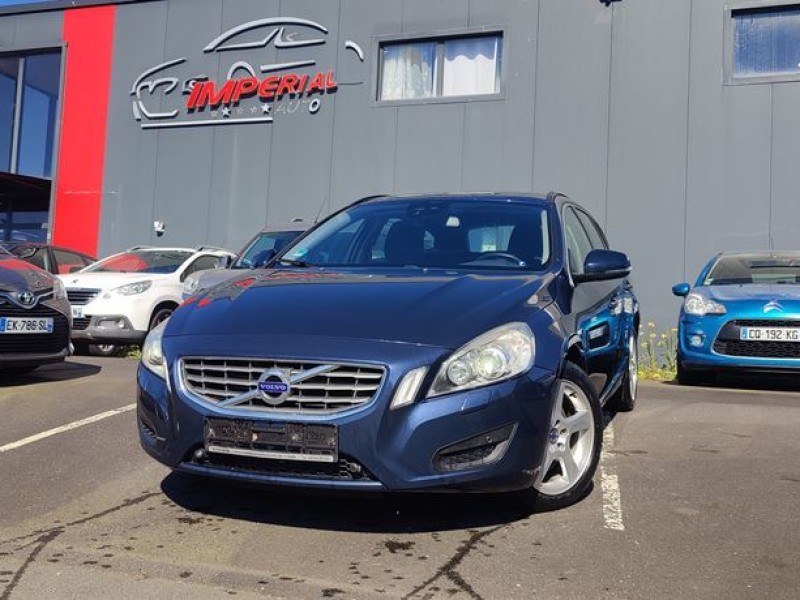 occasion Volvo V60 II MOMENTUM AUTOMATIQUE 2.0T 203 CV