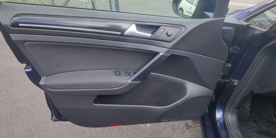 Volkswagen Golf VII BLUEMOTION 1.6 TDI 105 CV / CARAT DSG7