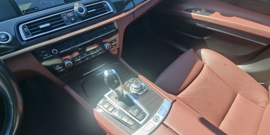 BMW Série 7 F02 PROPULSION 730D 245 ZF6 / EXCLUSIVE