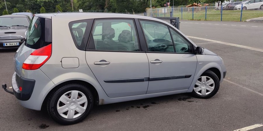 Renault Mégane SCENIC II PHASE 1 5 DCI 100 CV