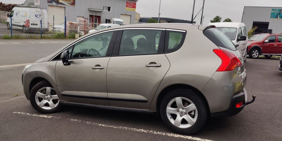 Peugeot 3008 I PHASE 1 6 HDI 112 CV / PACK BUSINESS