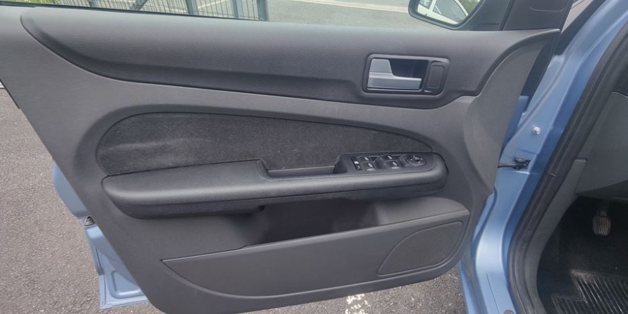 Ford Focus 1.6L 100 CV 16V