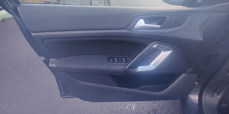 Peugeot 308 II / ACTIVE SW 1.6 BLUEHDI 120 CV