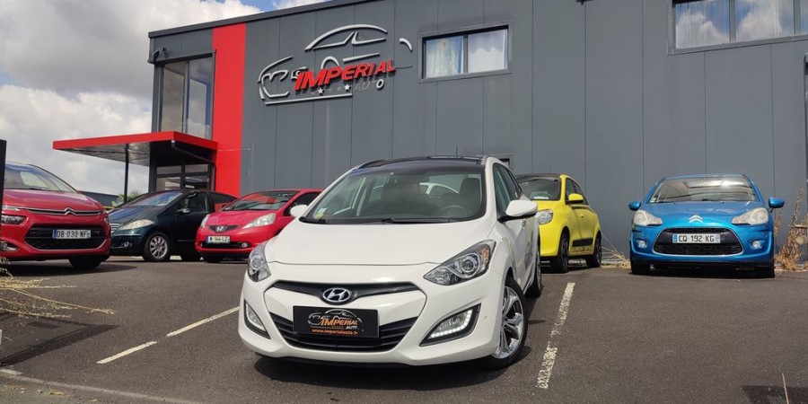 Hyundai i30 II CW PHASE 1 6 CRDI 128 CV / PACK PREMIUM