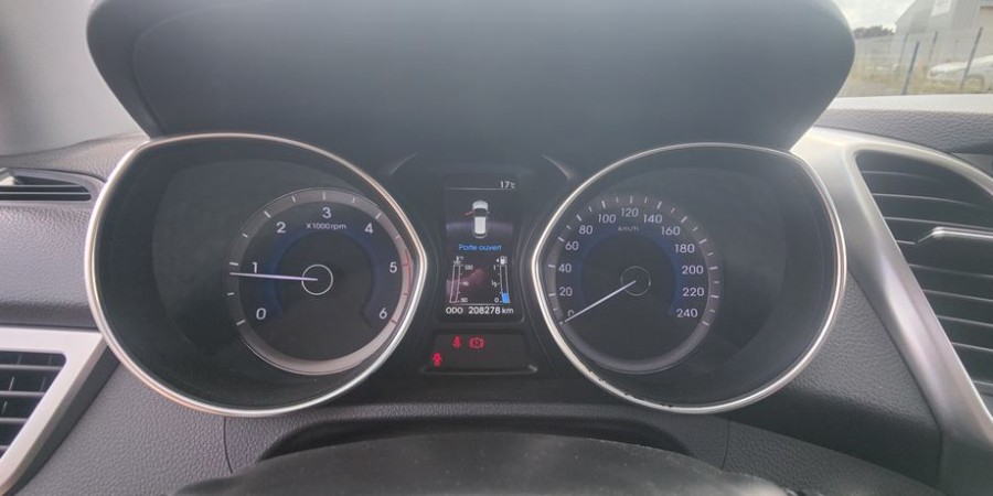 Hyundai i30 II CW PHASE 1 6 CRDI 128 CV / PACK PREMIUM