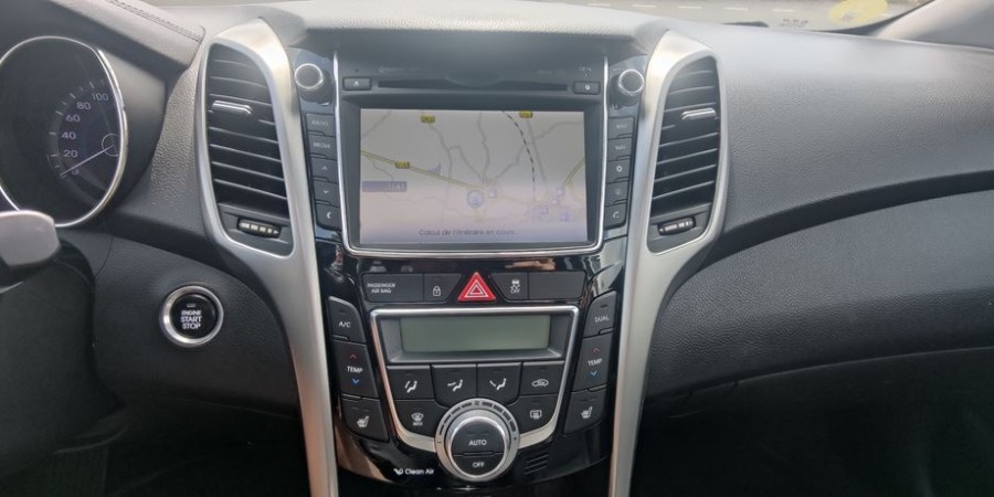 Hyundai i30 II CW PHASE 1 6 CRDI 128 CV / PACK PREMIUM