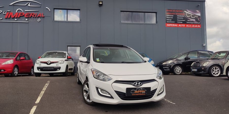 Hyundai i30 II CW PHASE 1 6 CRDI 128 CV / PACK PREMIUM