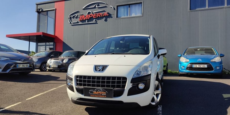 Peugeot 3008 1.6 HDI 115 CV / ACTIVE