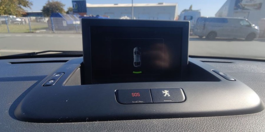 Peugeot 3008 1.6 HDI 115 CV / ACTIVE