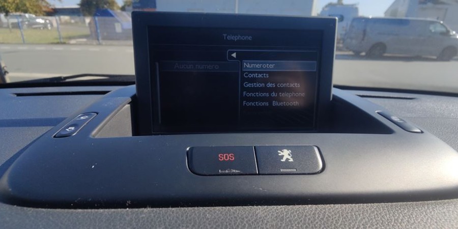 Peugeot 3008 1.6 HDI 115 CV / ACTIVE