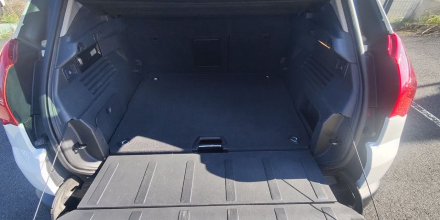 Peugeot 3008 1.6 HDI 115 CV / ACTIVE