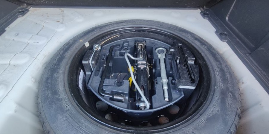 Peugeot 3008 1.6 HDI 115 CV / ACTIVE