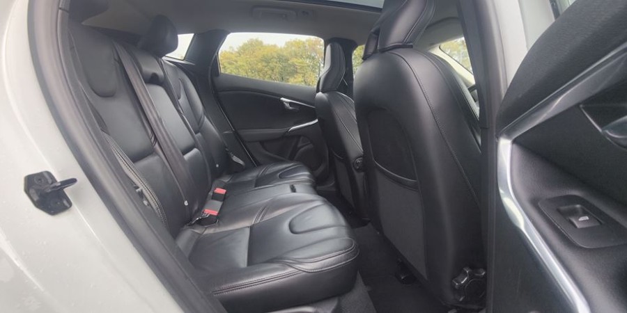 Volvo V40 II 1.6D 115 D2 / SUMMUM