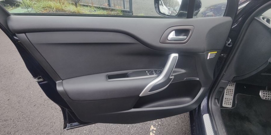 Citroën DS4 PHASE 2 EAT6 2.0 BLUE-HDI 180 CV / EXECUTIV