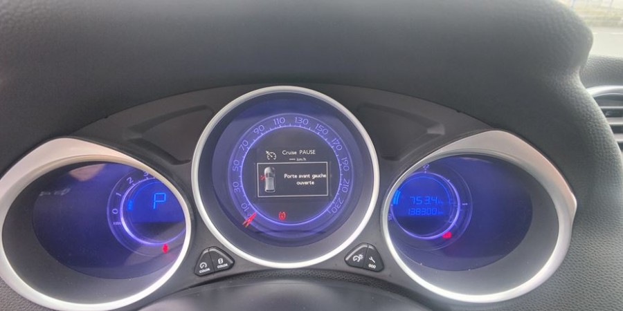 Citroën DS4 PHASE 2 EAT6 2.0 BLUE-HDI 180 CV / EXECUTIV