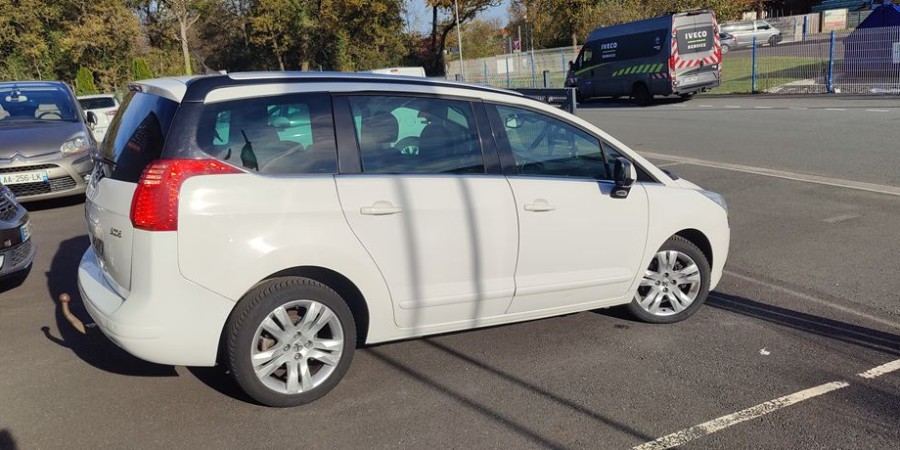 Peugeot 5008 7 PLACES 2.0 HDI 163 CV FAP BVA6 / ALLU