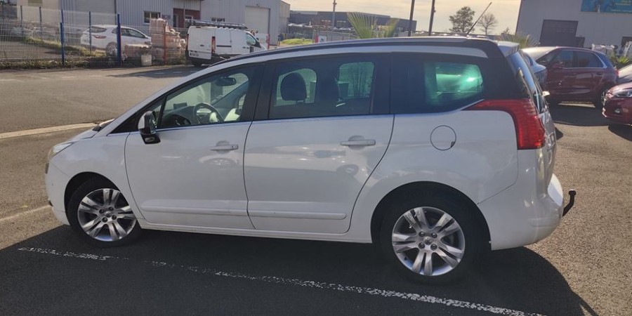 Peugeot 5008 7 PLACES 2.0 HDI 163 CV FAP BVA6 / ALLU
