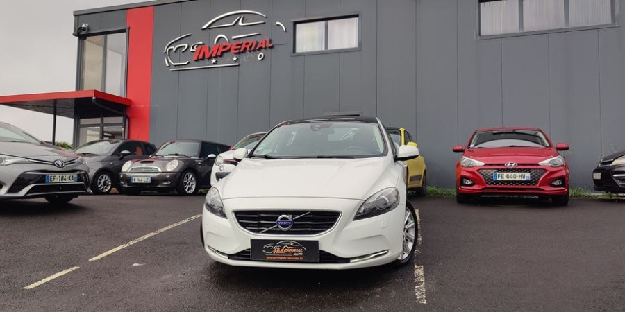 Volvo V40 II 1.6D 115 D2 / SUMMUM