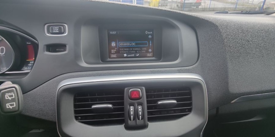 Volvo V40 II 1.6D 115 D2 / SUMMUM