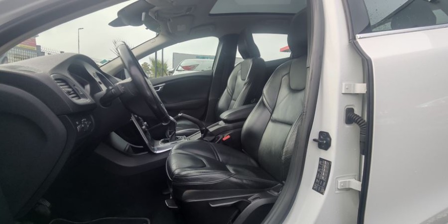 Volvo V40 II 1.6D 115 D2 / SUMMUM