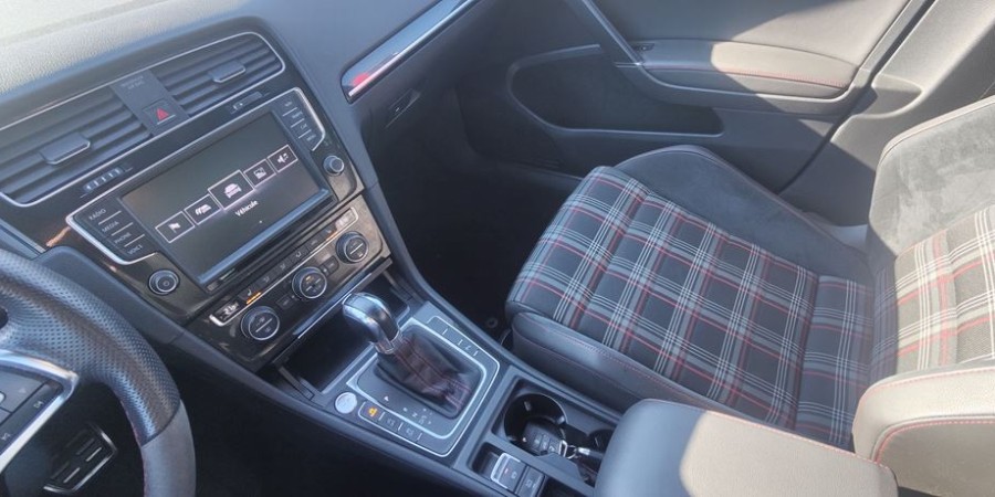 Volkswagen Golf VII GTI DYNAUDIO / DCC 2.0 TSI 230 DSG6 PACK PERFOR