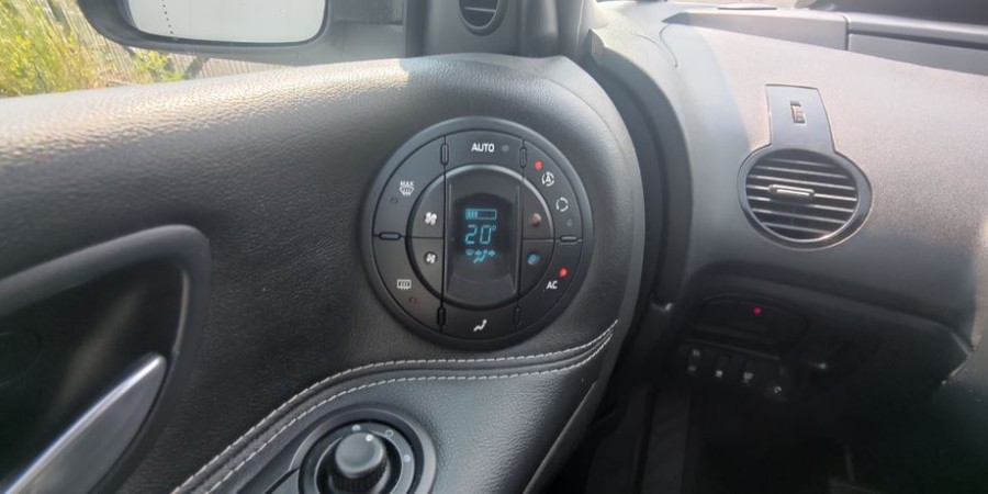 Renault Grand Espace IV PHASE 3 7 PL 2.0 DCI 175 BVA6 / INTENSE