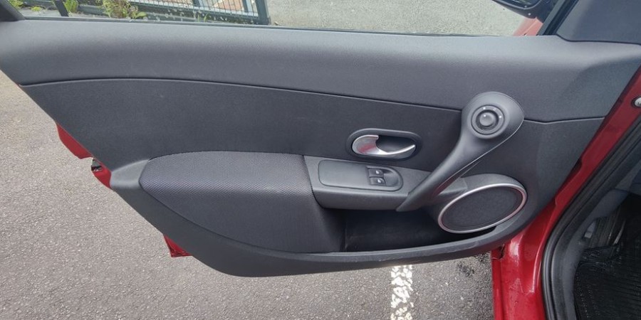 Renault Clio III EDITION DYNAMIQUE 1.6L 90 CV