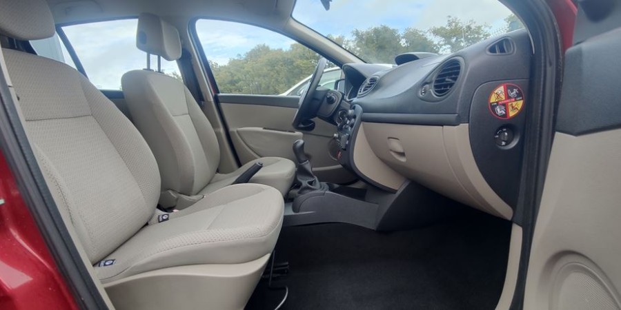 Renault Clio EXPRESSION 1.2 L 75 CV / CONFORT