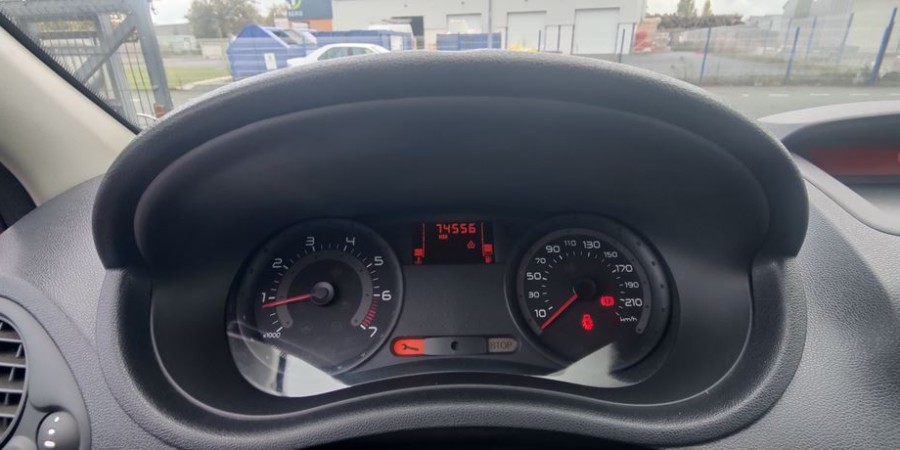 Renault Clio EXPRESSION 1.2 L 75 CV / CONFORT