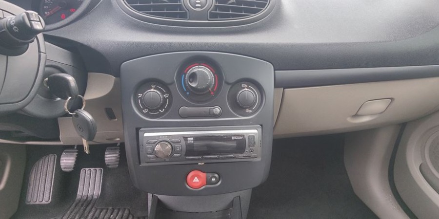 Renault Clio EXPRESSION 1.2 L 75 CV / CONFORT