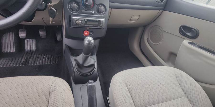 Renault Clio EXPRESSION 1.2 L 75 CV / CONFORT