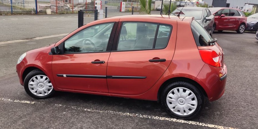Renault Clio EXPRESSION 1.2 L 75 CV / CONFORT
