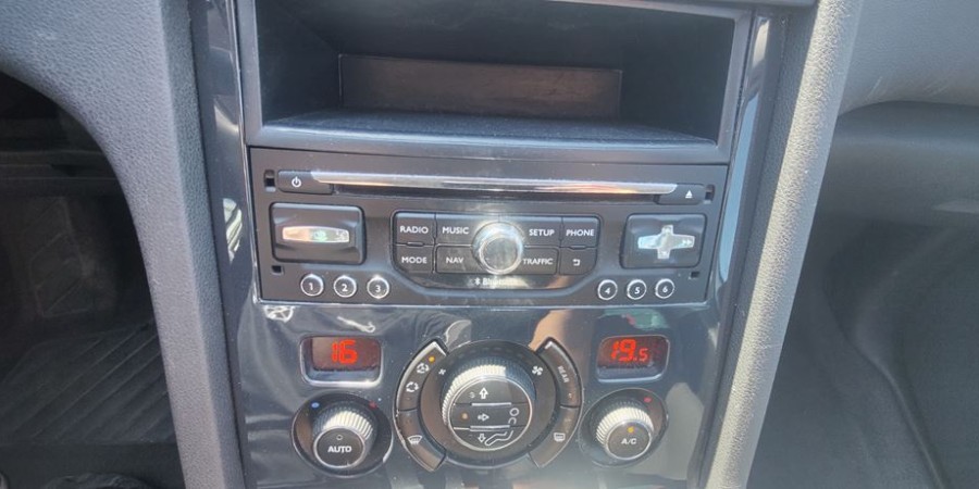 Peugeot 5008 PHASE 2 EAT6 7PL 1.6 BLUE-HDI 120 CV / ACTIVE