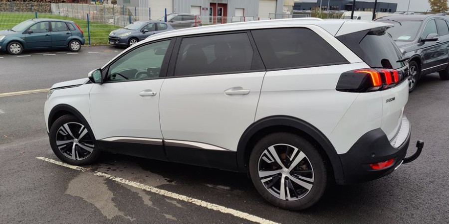 Peugeot 5008 II 7PL 1.5 BLUE-HDI 130 S&S / ALLURE