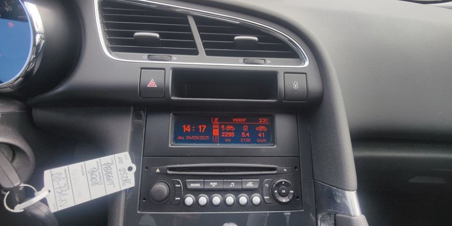 Peugeot 3008 PHASE 2 1.6 HDI 115 CV / ACTIVE