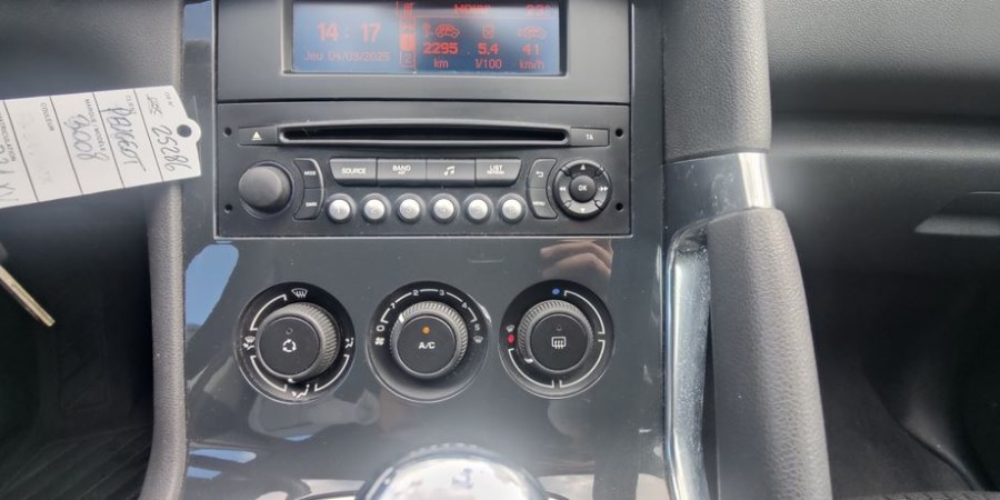 Peugeot 3008 PHASE 2 1.6 HDI 115 CV / ACTIVE