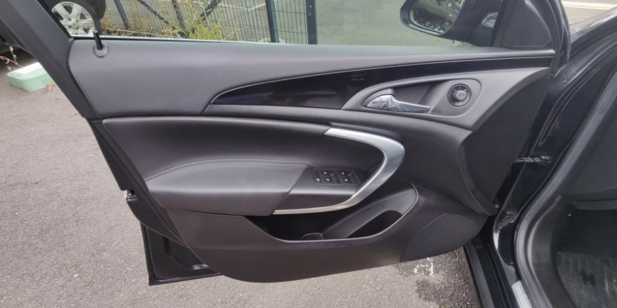 Opel Insignia 2.8T V6 / 260CV COSMO VENTE A PROFESIONNEL