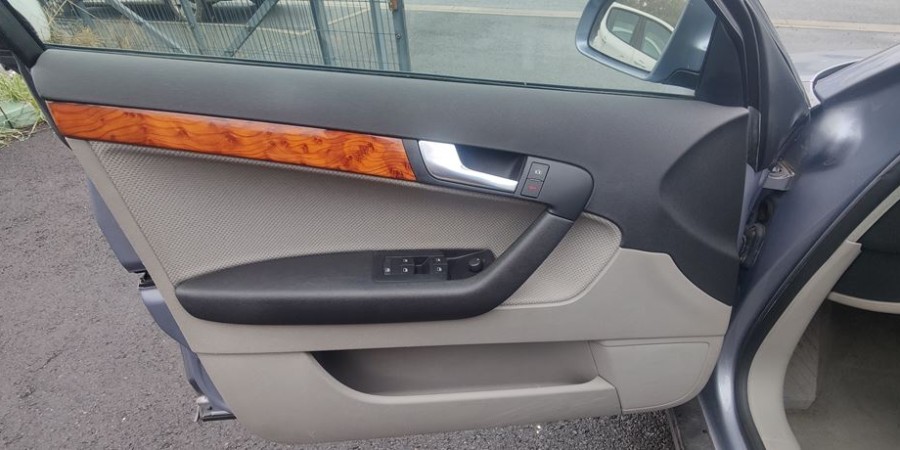 Audi A3 sportback TIPTRONIC 1.6L 102 CV / AMBIANTE