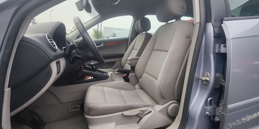 Audi A3 sportback TIPTRONIC 1.6L 102 CV / AMBIANTE