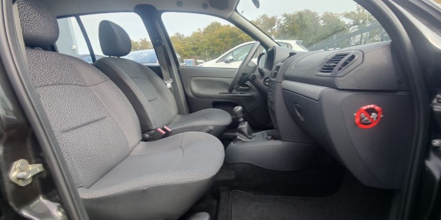 Renault Clio II CAMPUS 1.2L 75 CV / AUTHENTIQUE