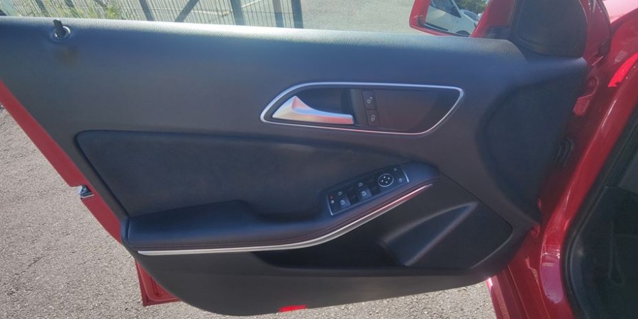 Mercedes Classe A 200 D / FASCINATION 2.2 CDI 136 7G-DCT PACK AMG