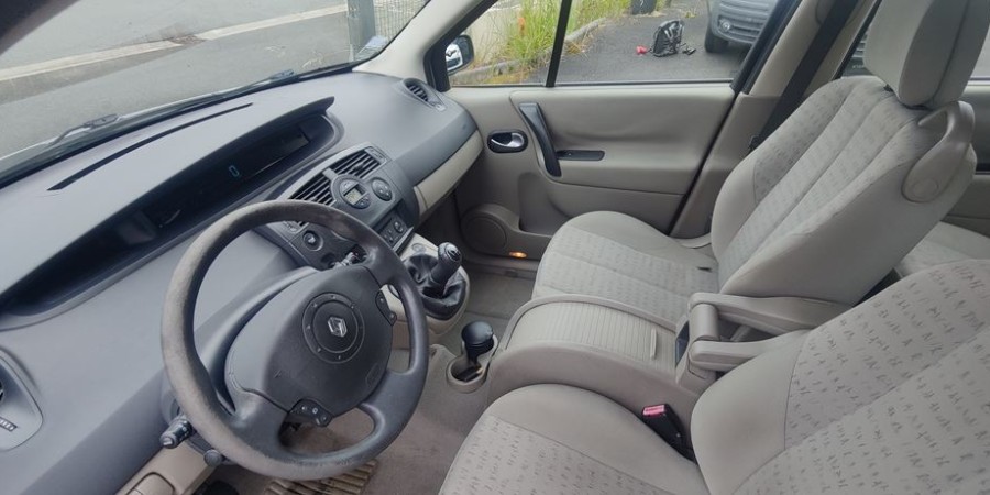 Renault Mégane SCENIC II PHASE 1 5 DCI 100 CV