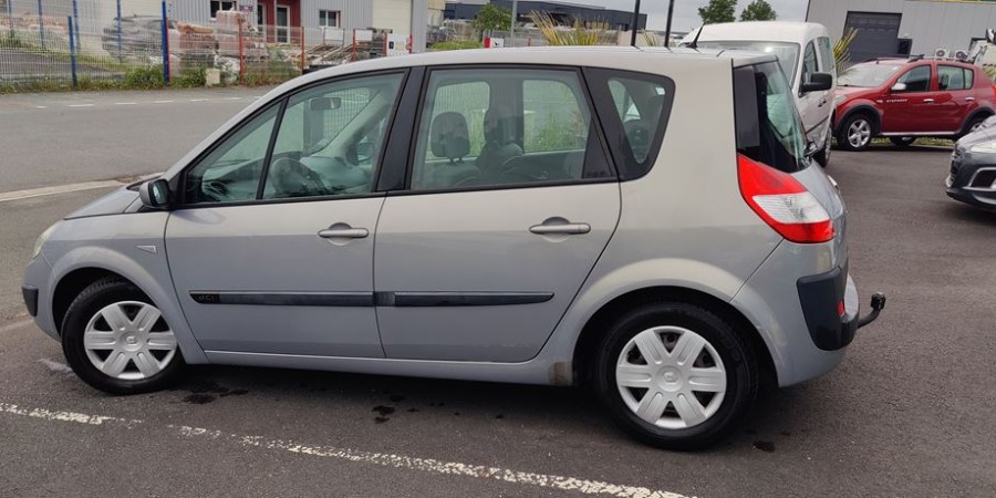 Renault Mégane SCENIC II PHASE 1 5 DCI 100 CV