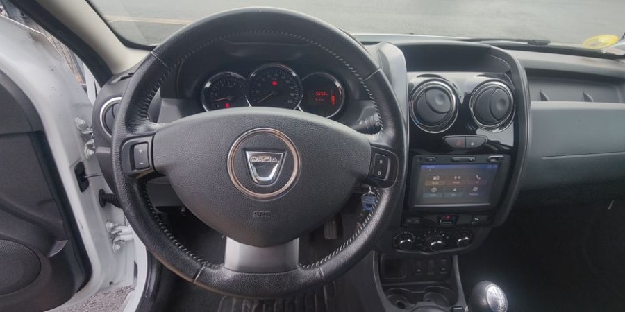 Dacia Duster PHASE 2 4X2 1.5 DCI 110 CV / BLACK TOUCH
