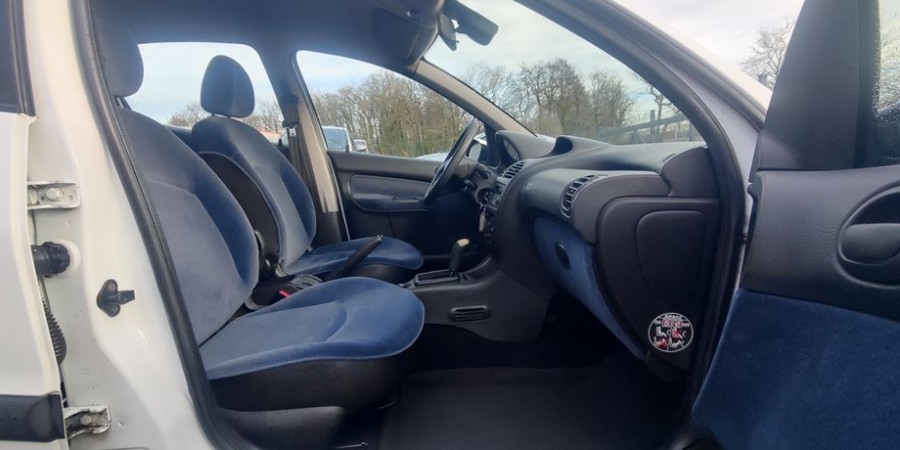 Peugeot 206 XT PREMIUM AUTOMATIQUE 1.4 L 75 CV