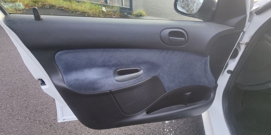 Peugeot 206 XT PREMIUM AUTOMATIQUE 1.4 L 75 CV