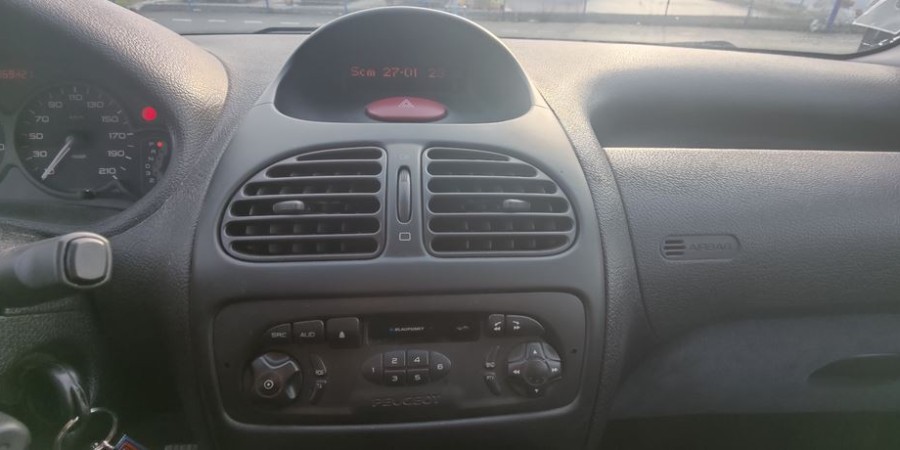 Peugeot 206 XT PREMIUM AUTOMATIQUE 1.4 L 75 CV