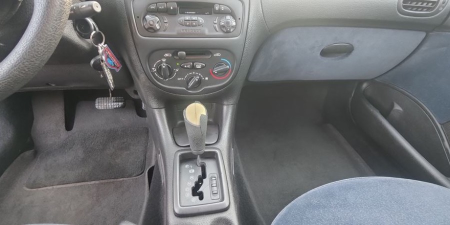 Peugeot 206 XT PREMIUM AUTOMATIQUE 1.4 L 75 CV