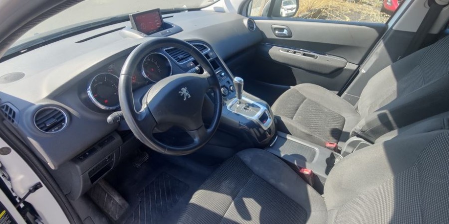 Peugeot 5008 PHASE 2 1.6 BLUE-HDI 120 CV / EAT6