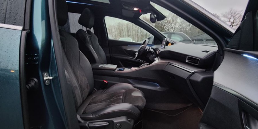 Peugeot 5008 II EAT6 S&S ALCANTARA 2.0 BLUE-HDI 180 / GT PACK